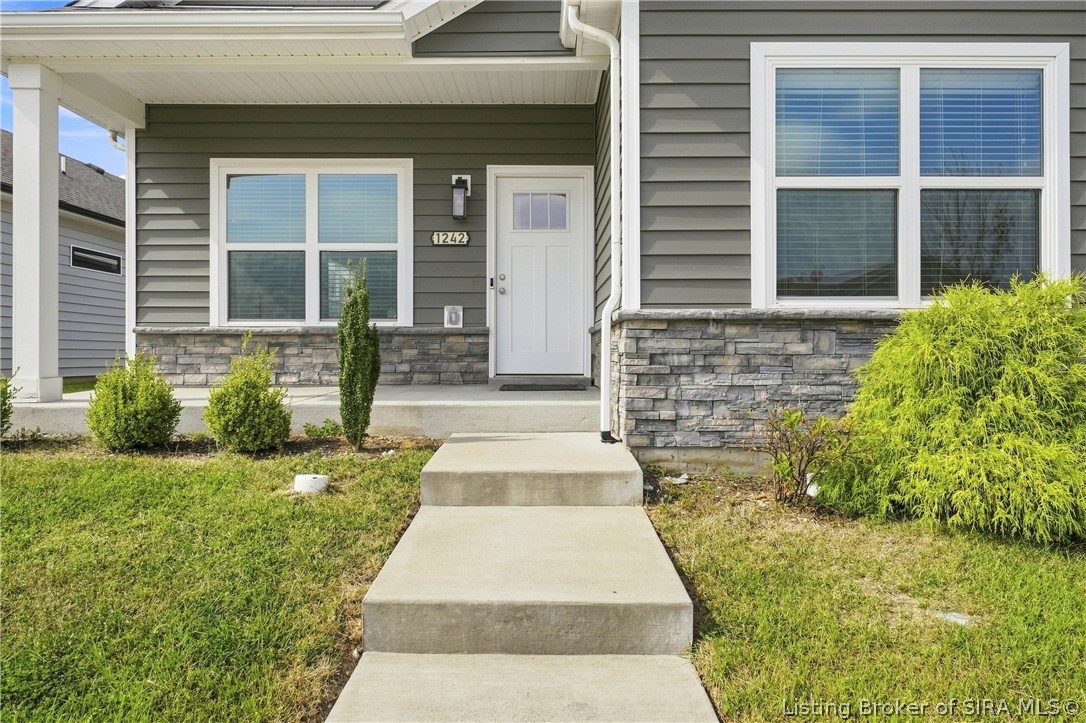 1242 Majestic Pass Property Photo 4