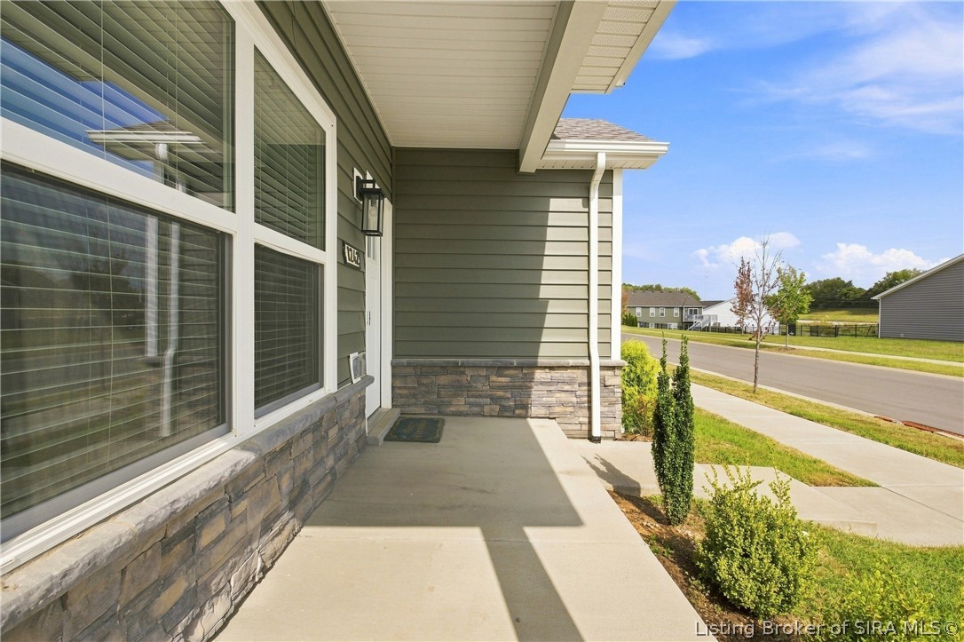 1242 Majestic Pass Property Photo 6