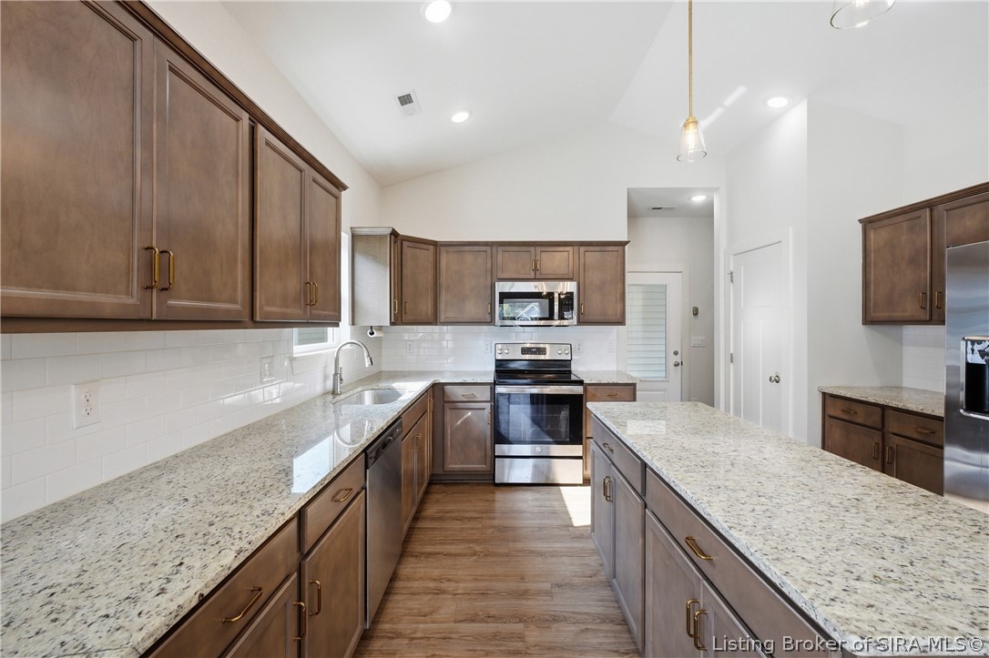 1242 Majestic Pass Property Photo 15