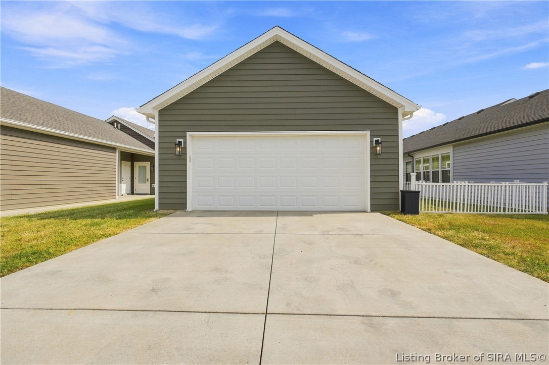 1242 Majestic Pass Property Photo 44