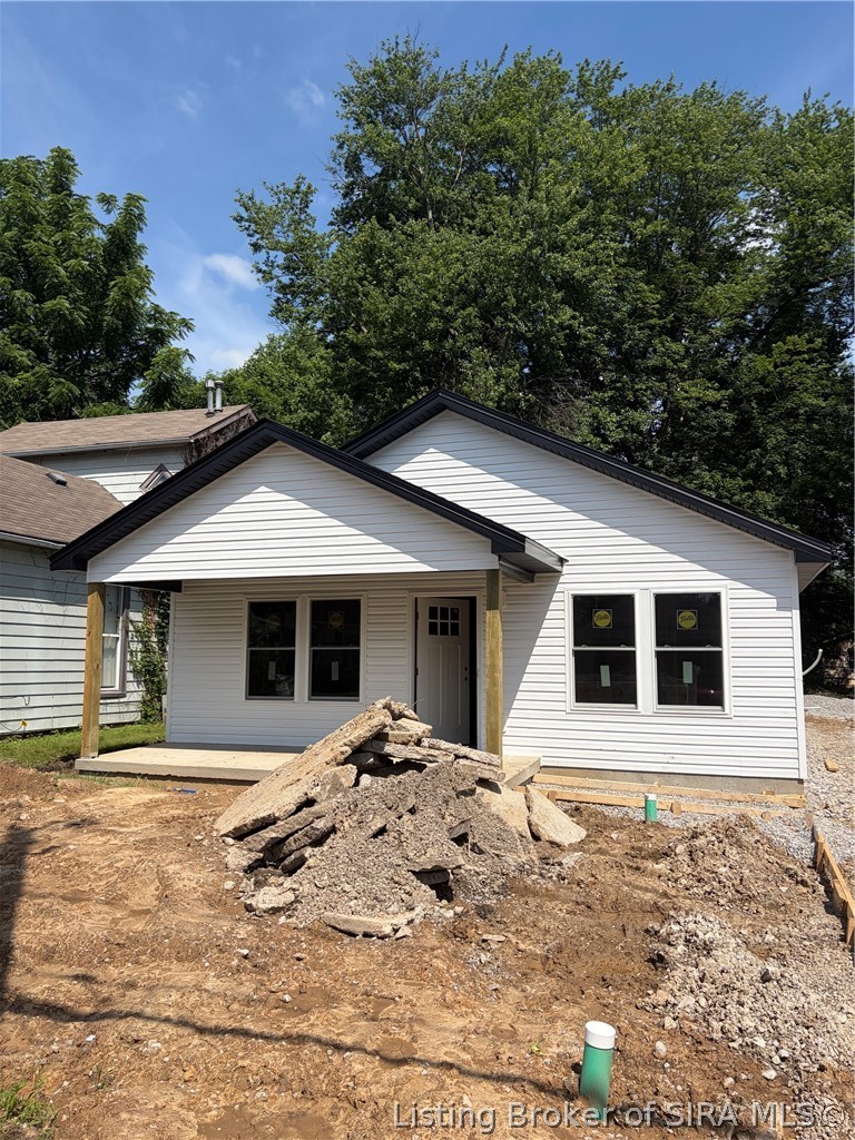 105 Eastern Boulevard Property Photo 1