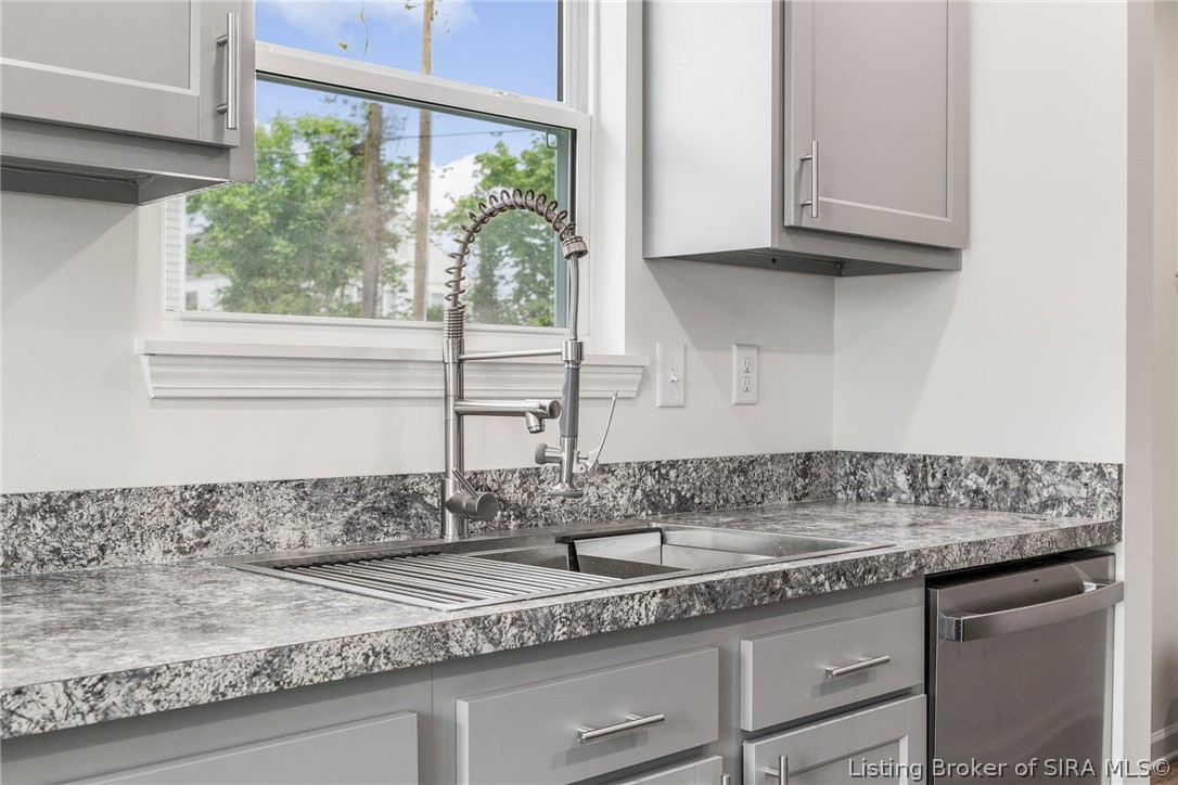 105 Eastern Boulevard Property Photo 14