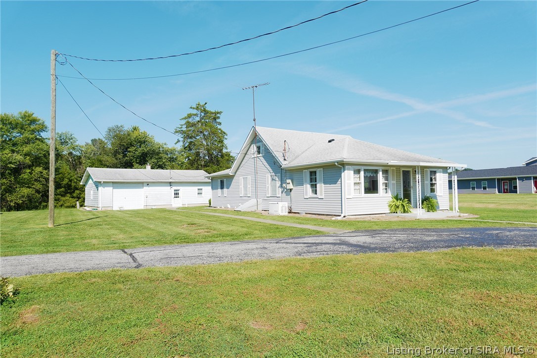 1470 Oak Street Ne Property Photo 4