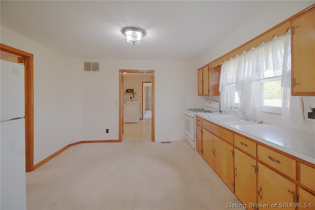 1470 Oak Street Ne Property Photo 8