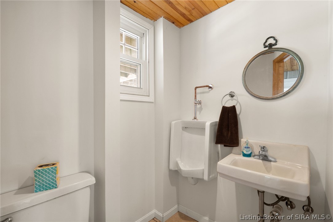 100 Chateau Vista Place Property Photo 43