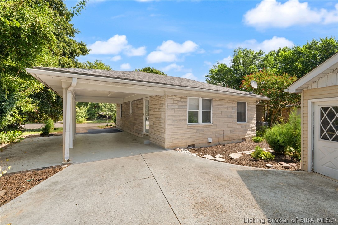 301 Mockingbird Drive Property Photo 6