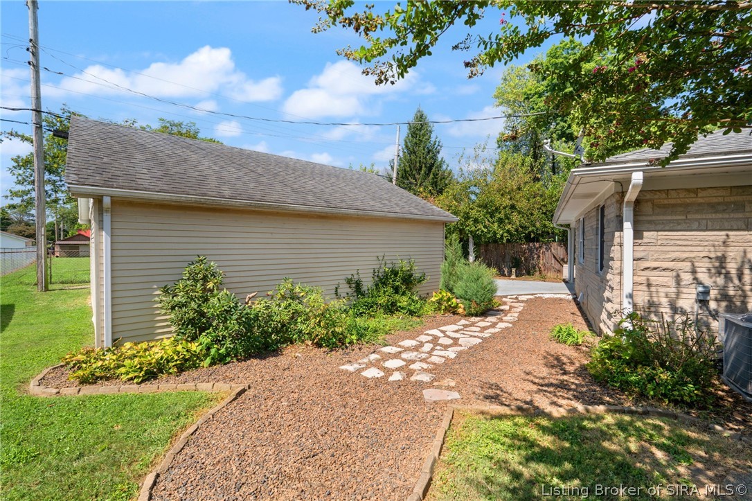 301 Mockingbird Drive Property Photo 8