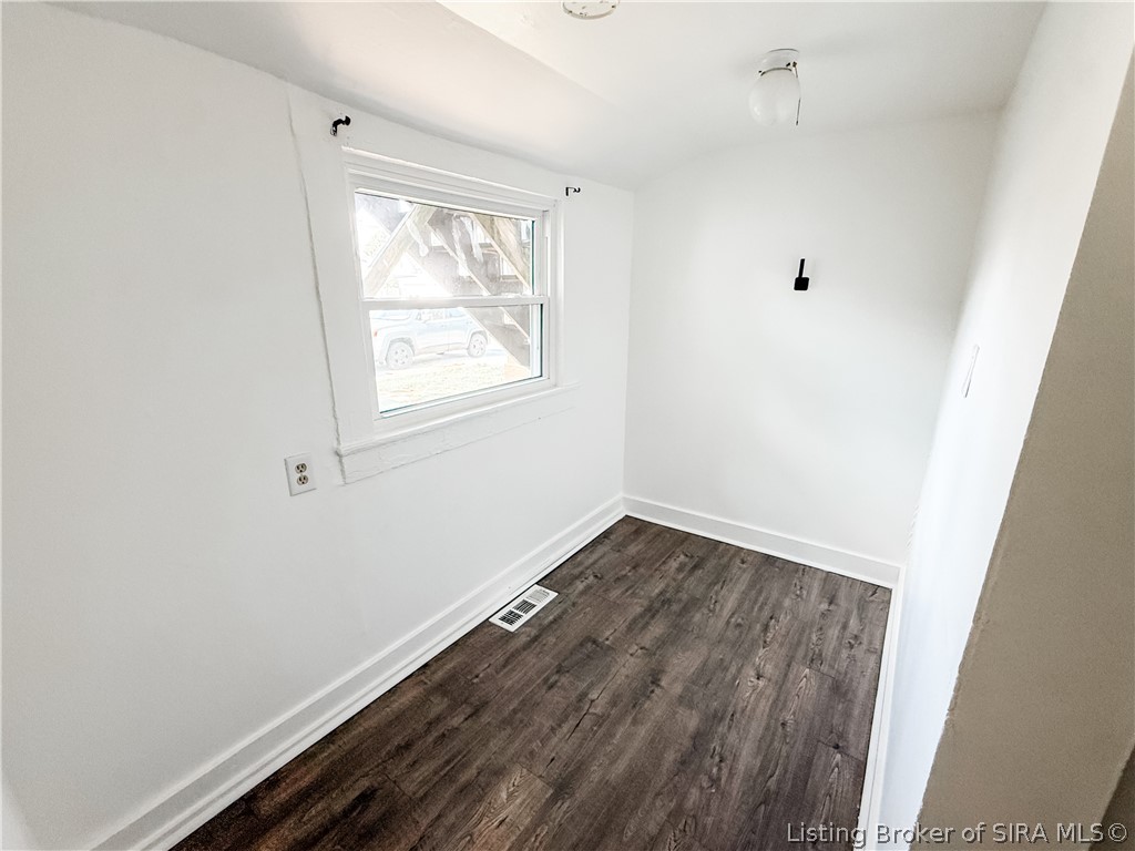 2235 Ekin Avenue 3 Property Photo 5
