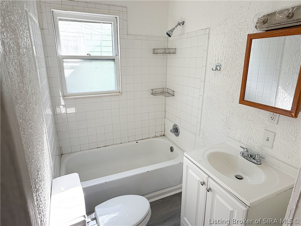 2235 Ekin Avenue 3 Property Photo 6