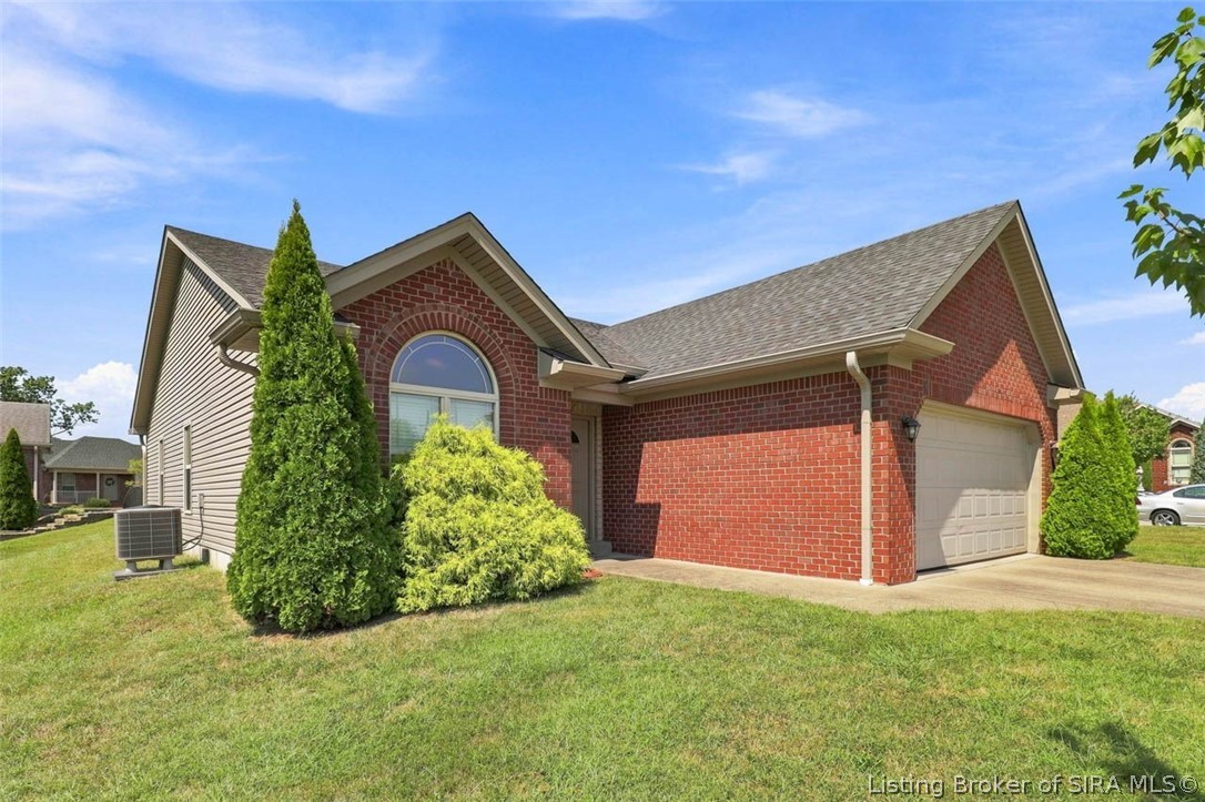 2409 Elhanan Court Property Photo 2
