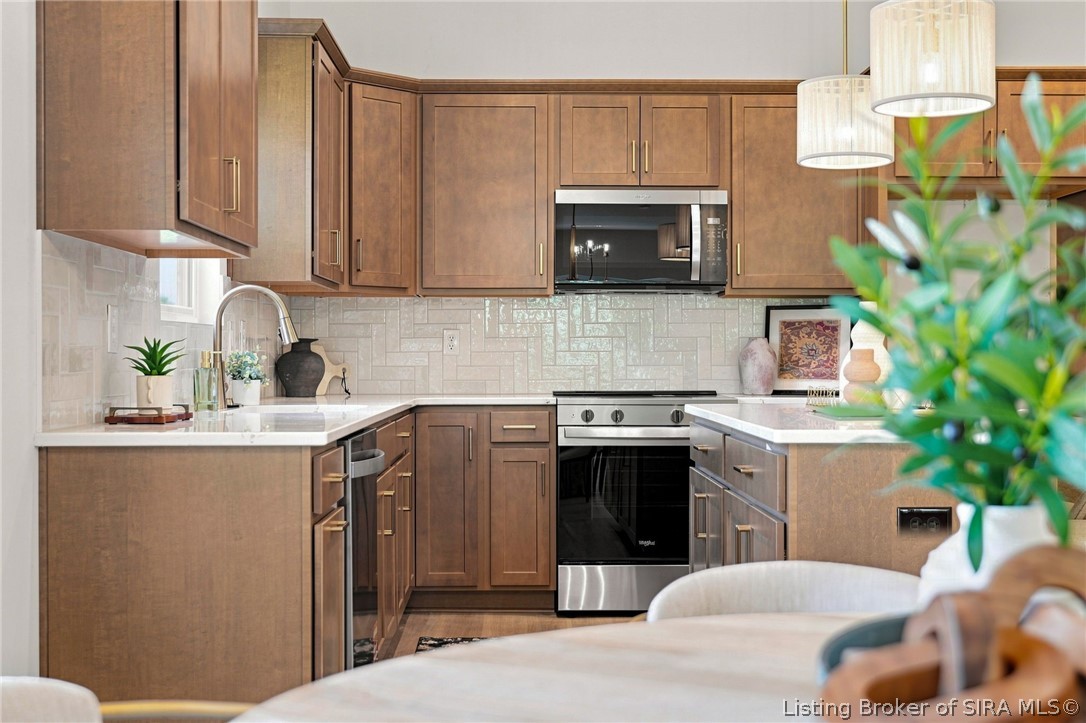 420 E Charlestown Avenue Property Photo 18