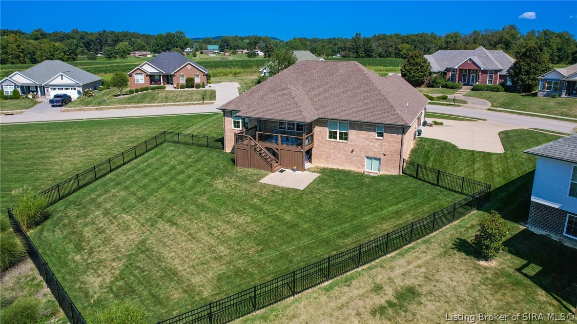1847 Hazeltine Way Property Photo 8