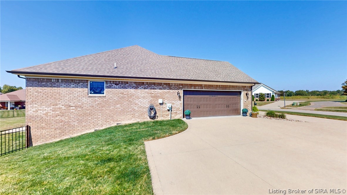 1847 Hazeltine Way Property Photo 11