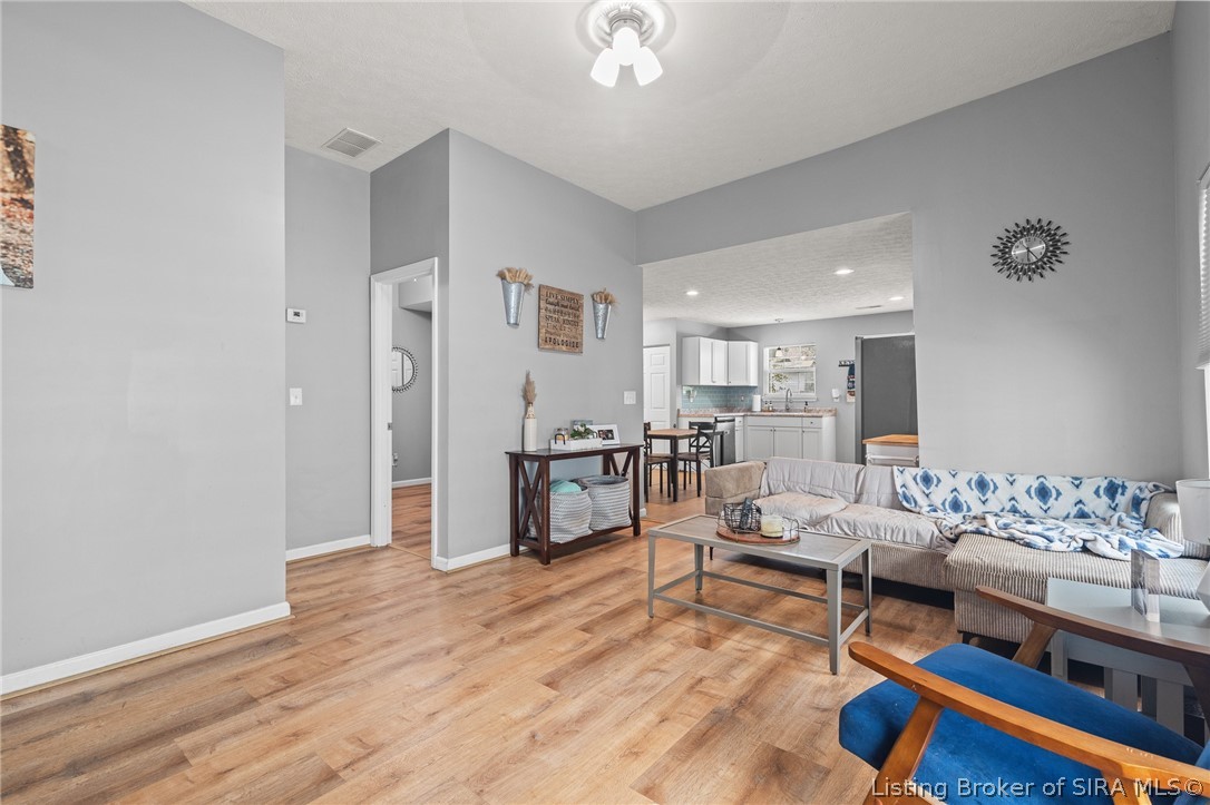 1831 Center Street Property Photo 8