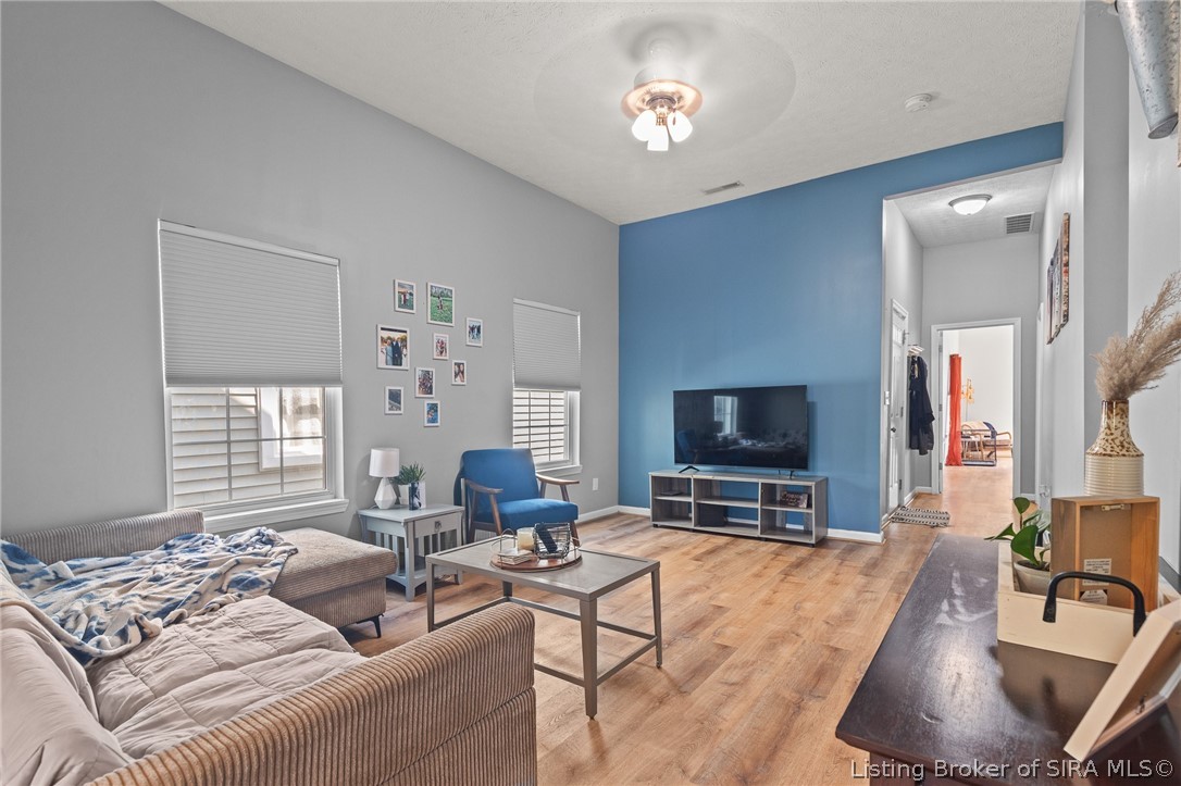 1831 Center Street Property Photo 9
