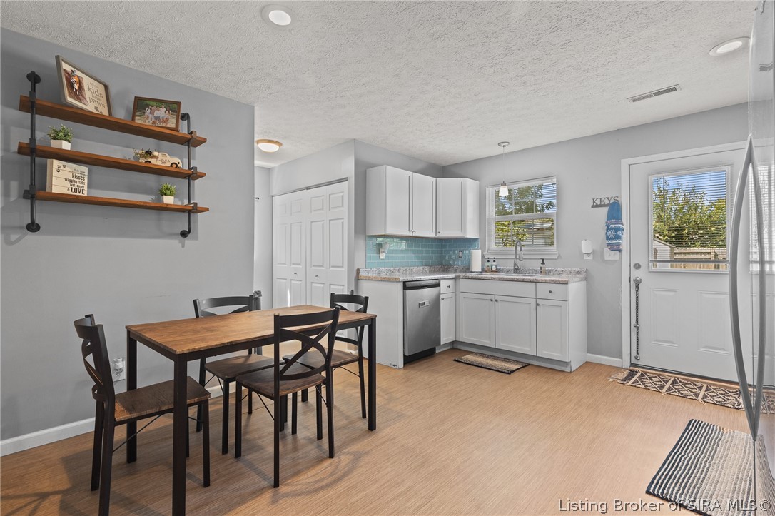 1831 Center Street Property Photo 11