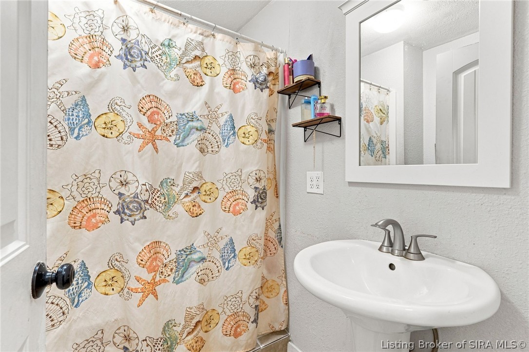 10805 Highway 135 Ne Property Photo 17