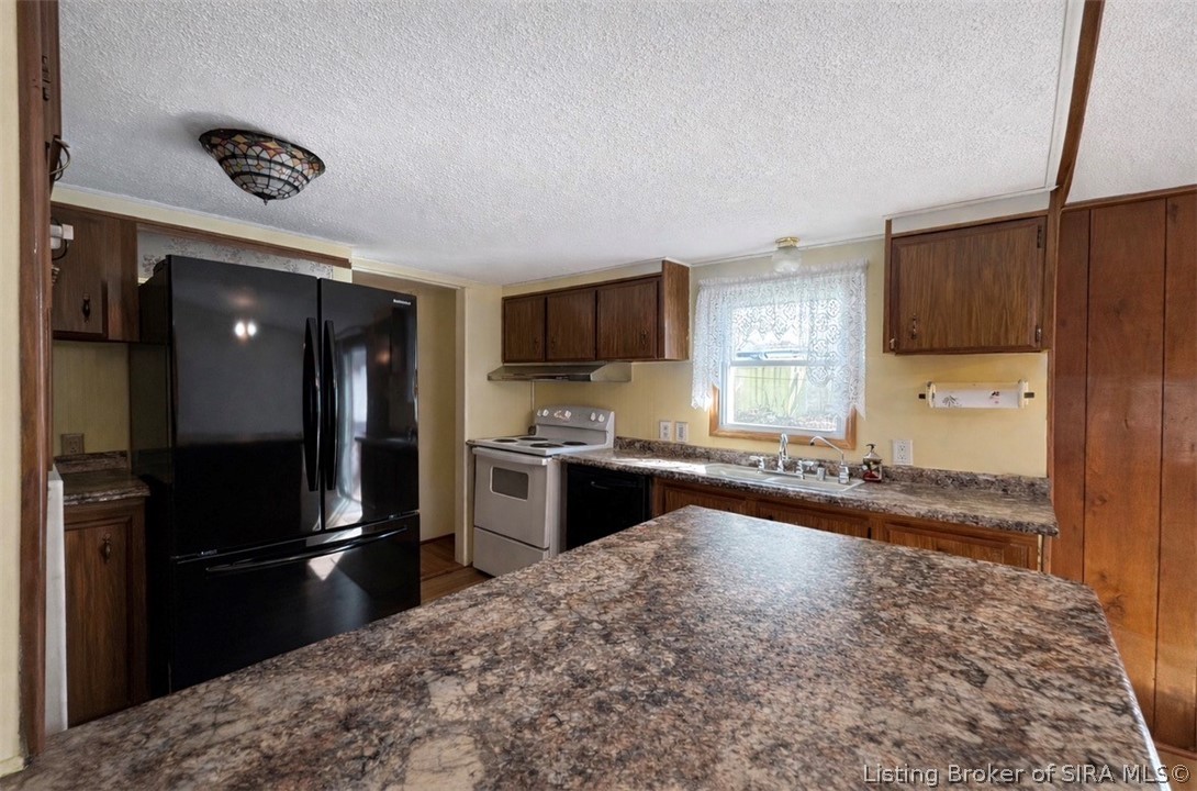 914 Orchard Street Property Photo 5