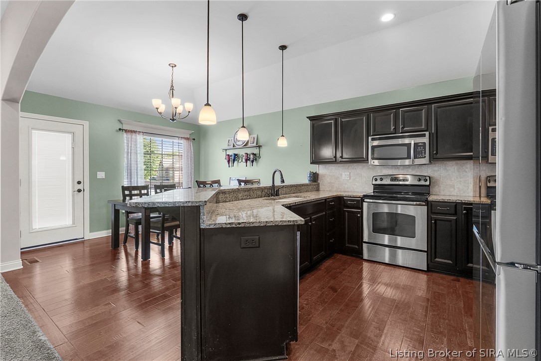 6907 High Point Way Property Photo 10