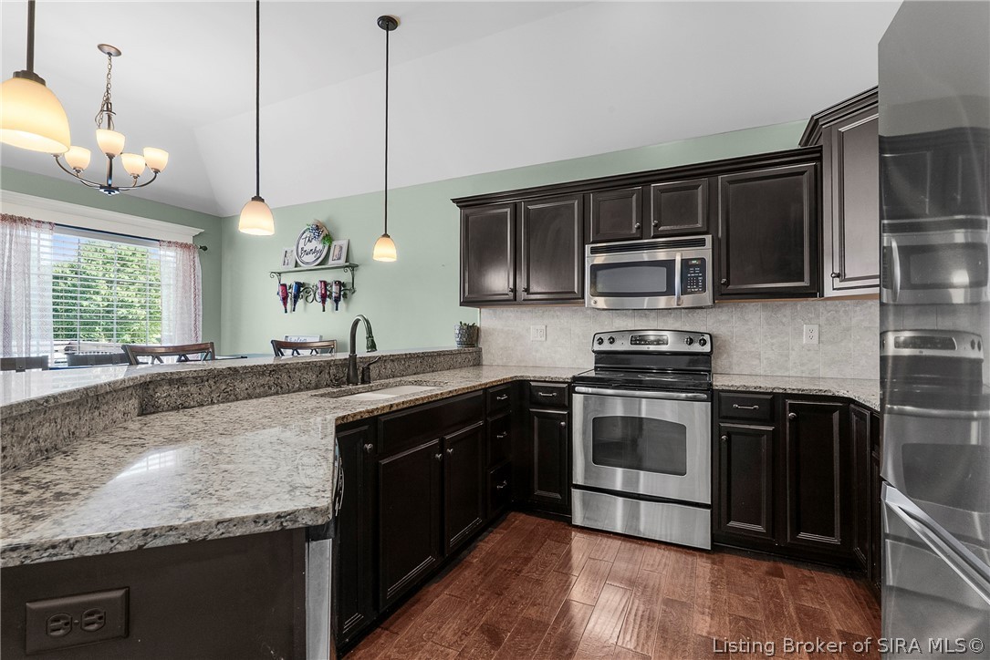 6907 High Point Way Property Photo 11