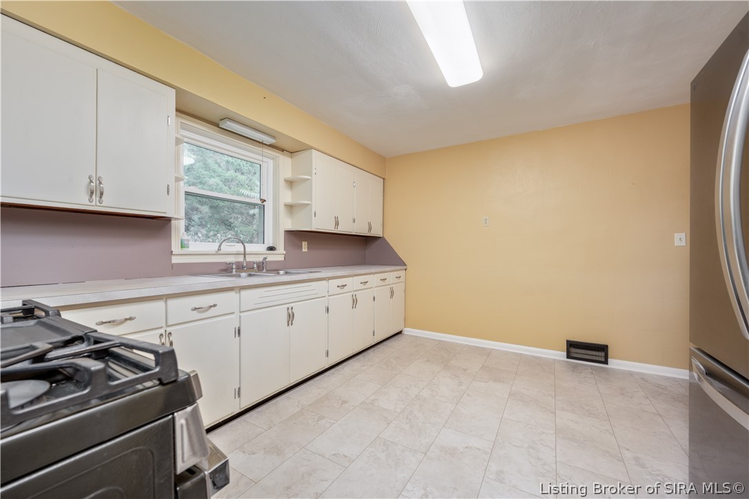 1812 Crestview Drive Property Photo 12