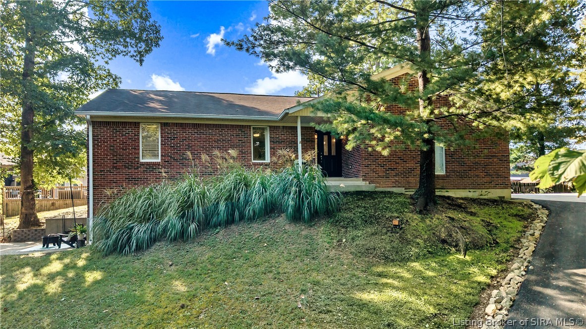 5 Crestway Court Property Photo 1