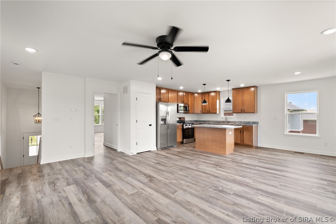 6409 Sunset Loop Property Photo 2
