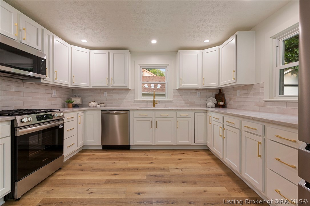 634 E 8th Street Property Photo 3