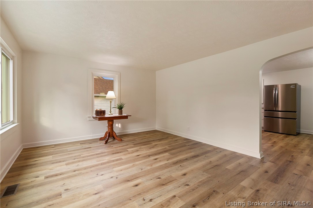 634 E 8th Street Property Photo 4