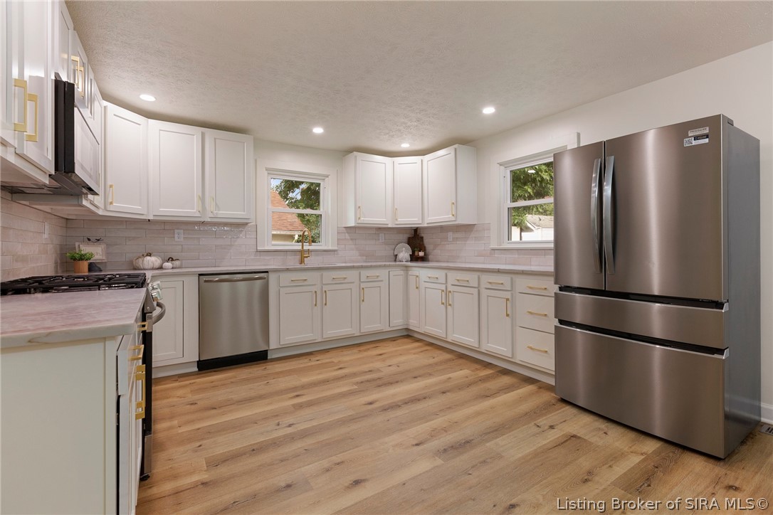634 E 8th Street Property Photo 7