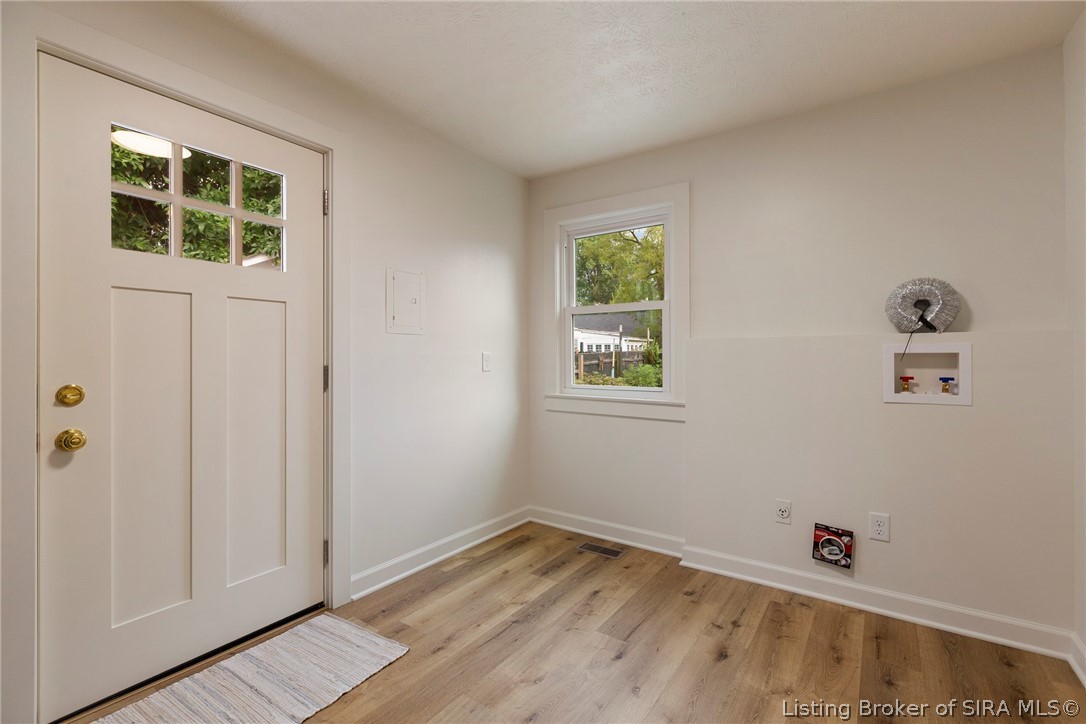 634 E 8th Street Property Photo 13