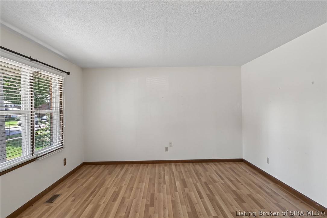 410 Mouser Street Property Photo 5