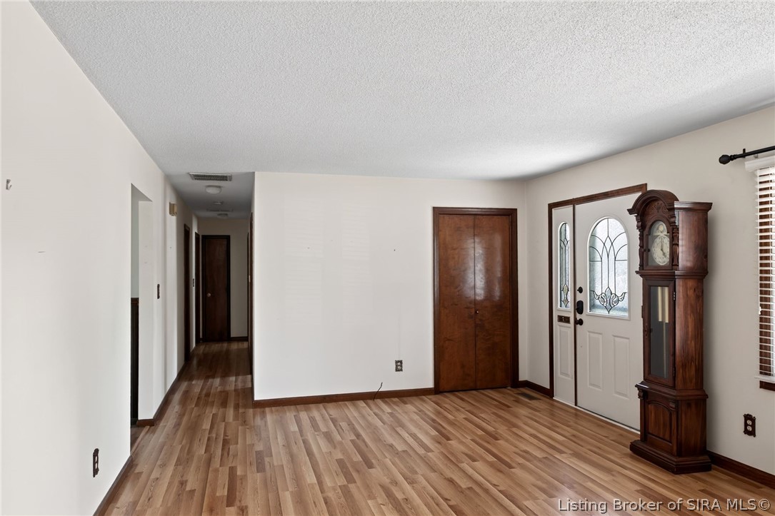 410 Mouser Street Property Photo 6