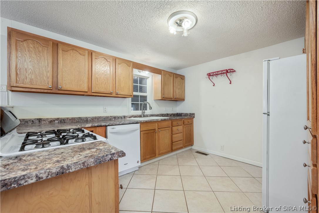 311 Lake Road Property Photo 9
