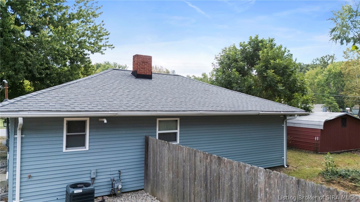 1090 N Mann Avenue Property Photo 4