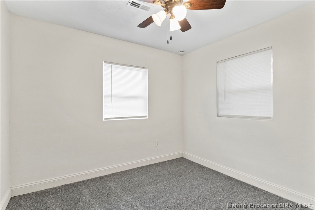 1090 N Mann Avenue Property Photo 9