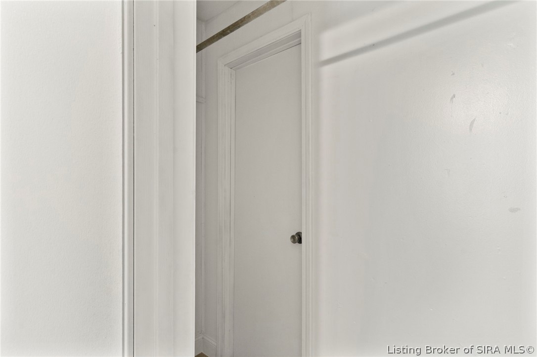 1090 N Mann Avenue Property Photo 11