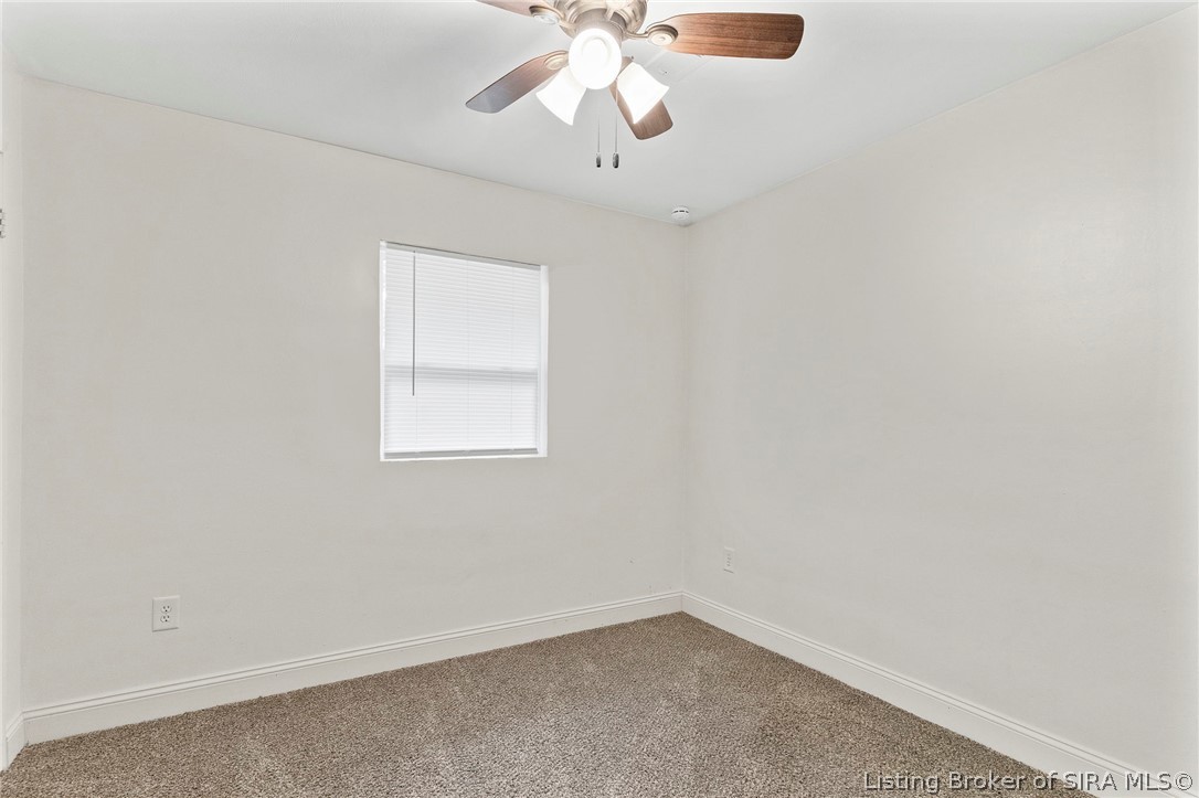 1090 N Mann Avenue Property Photo 12