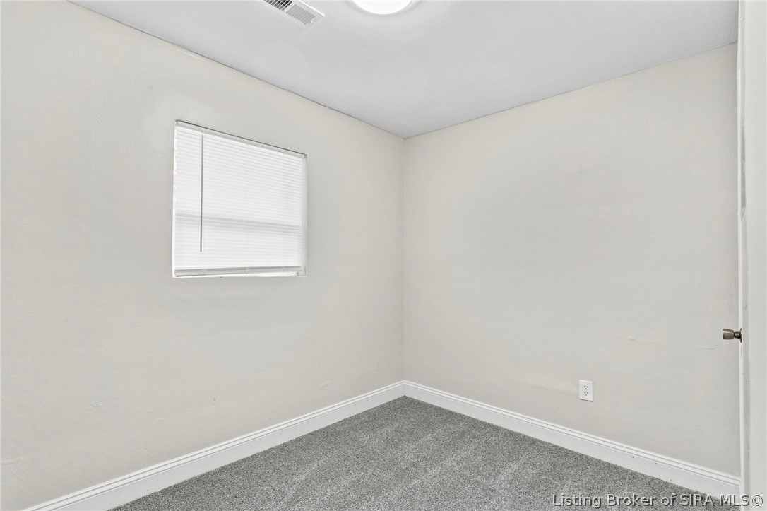 1090 N Mann Avenue Property Photo 15