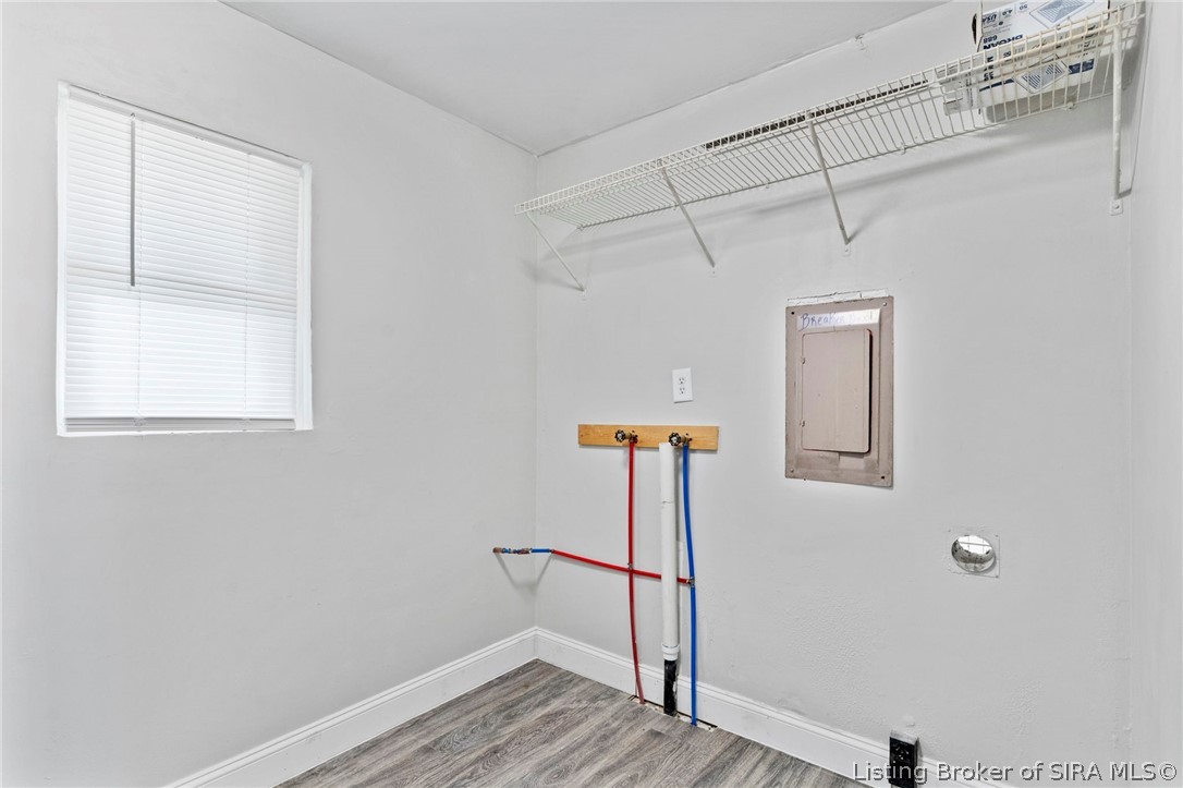 1090 N Mann Avenue Property Photo 19