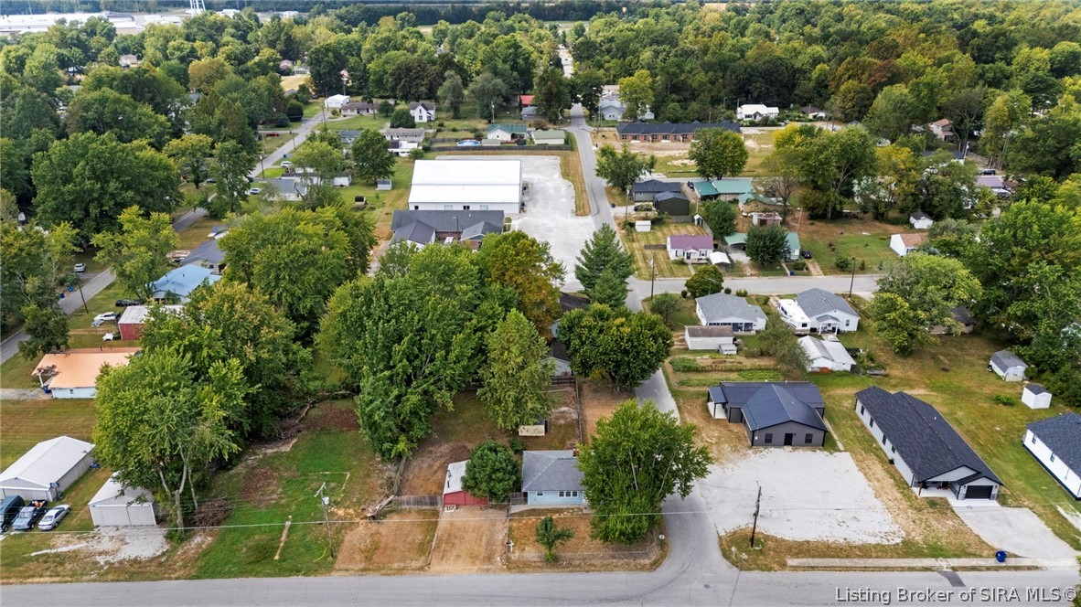 1090 N Mann Avenue Property Photo 22