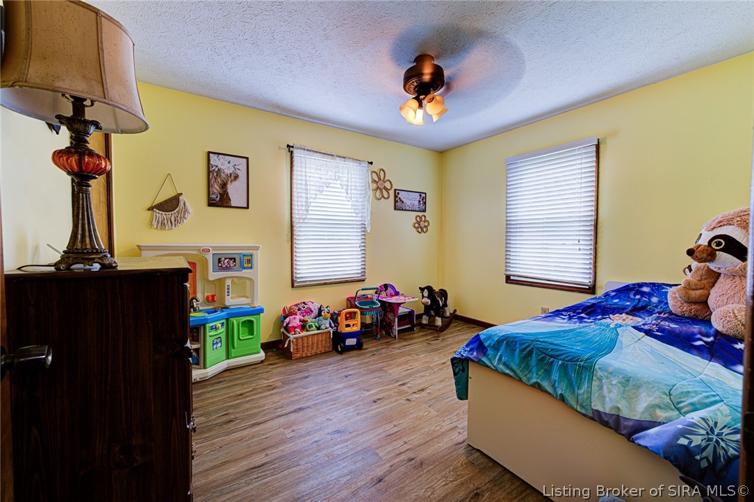 235 E Schafer Lane Property Photo 16