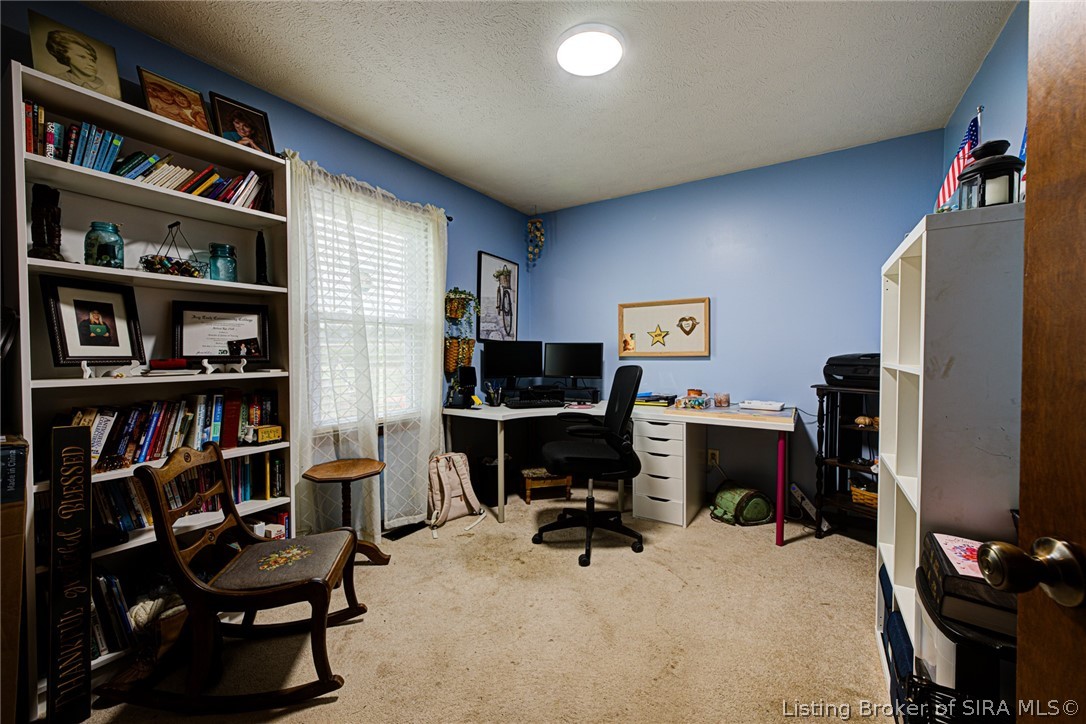 235 E Schafer Lane Property Photo 17