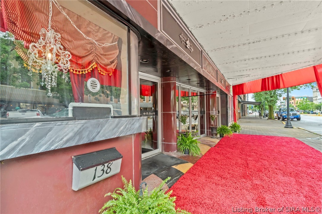 138 E Market Street Property Photo 6