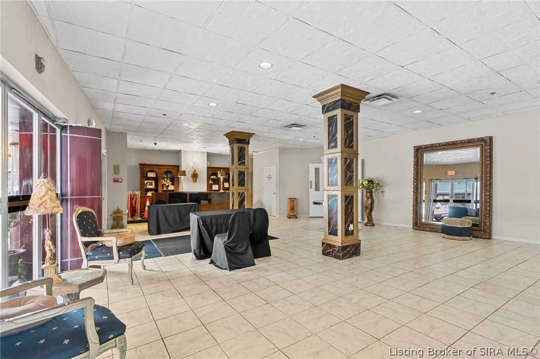138 E Market Street Property Photo 8