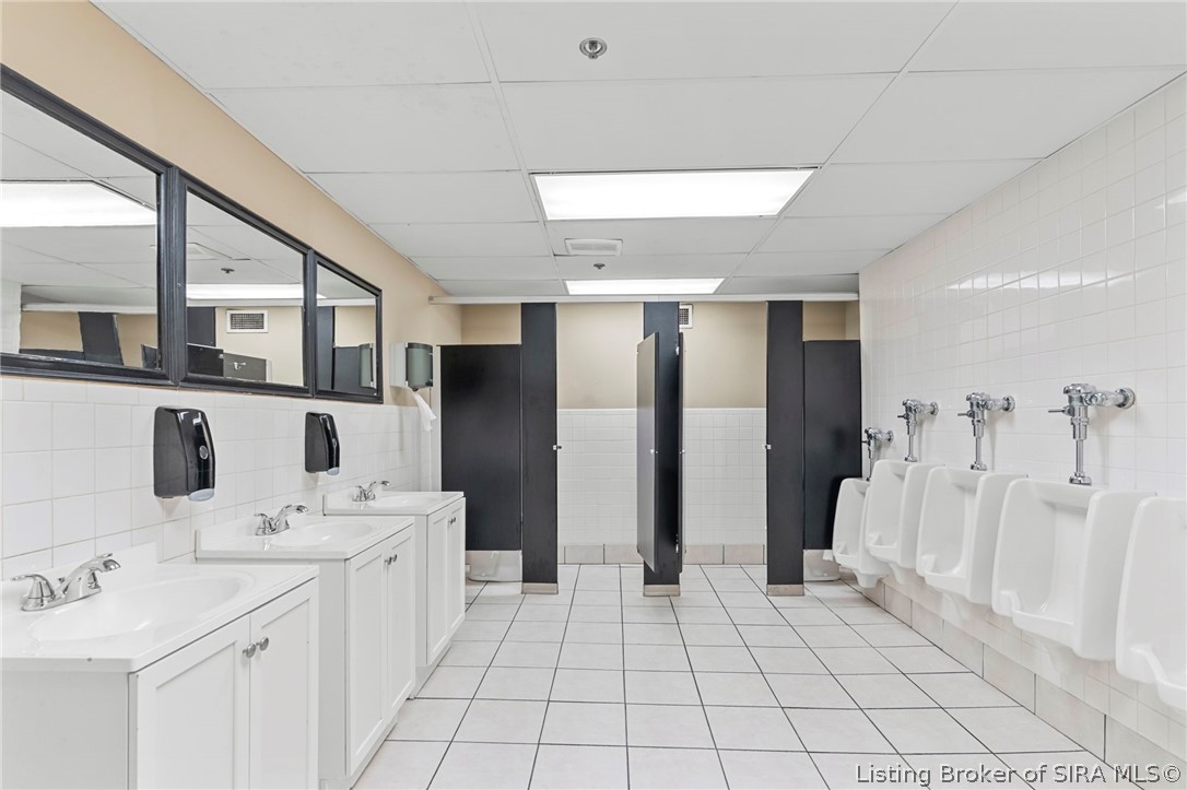 138 E Market Street Property Photo 33