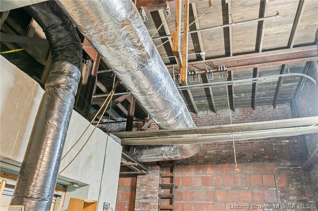 138 E Market Street Property Photo 58