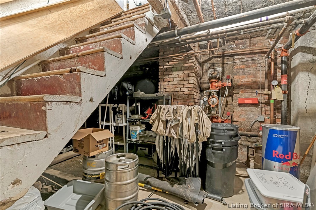 138 E Market Street Property Photo 60