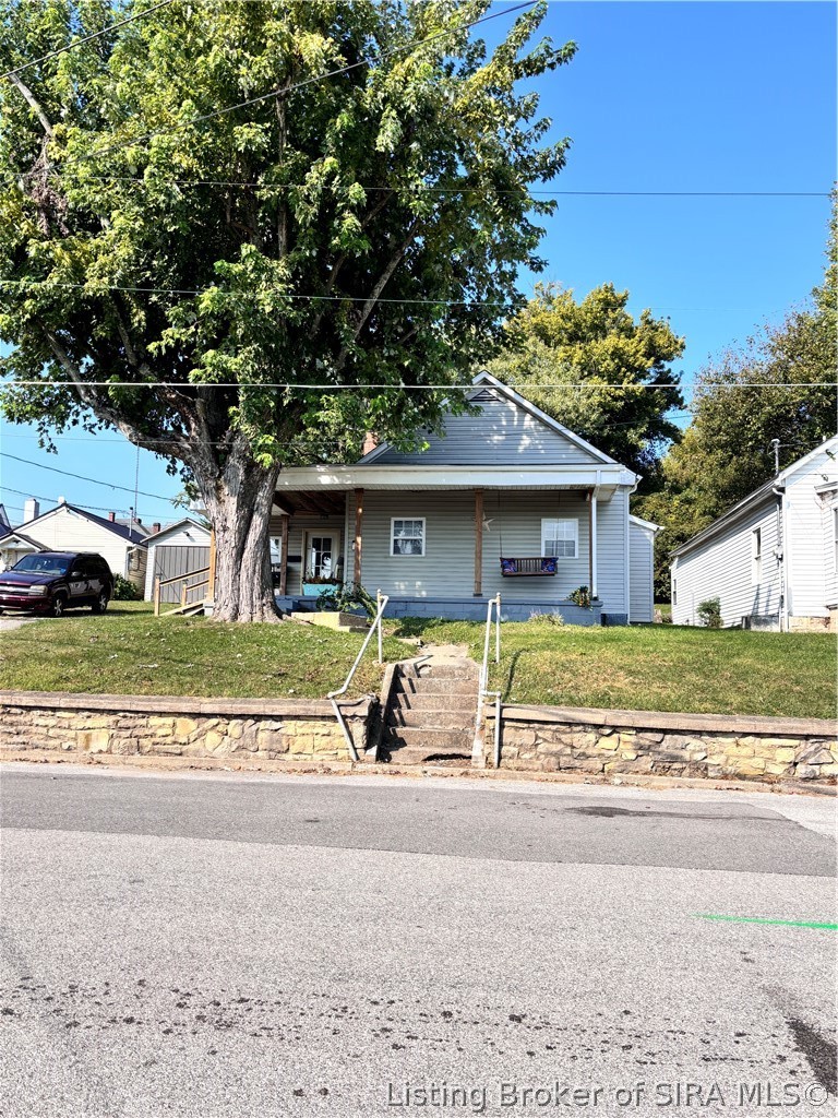 104 N Posey Street Property Photo 1