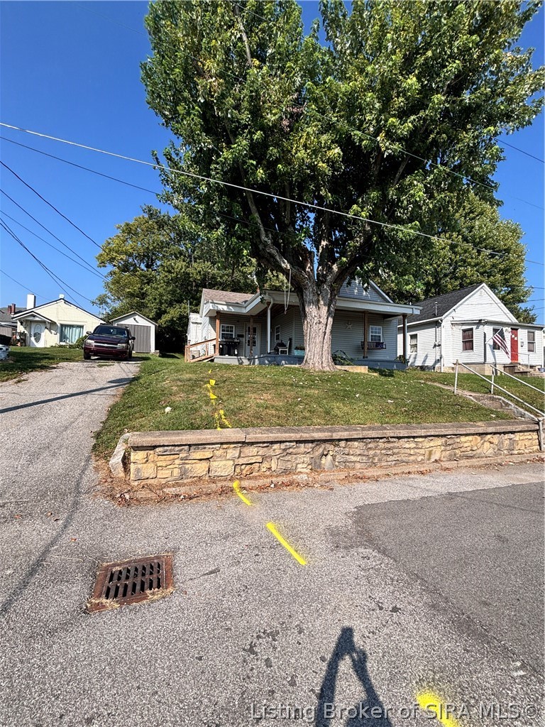 104 N Posey Street Property Photo 4